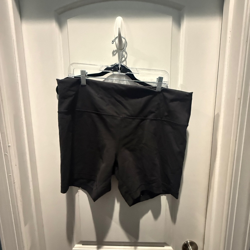 lululemon athletica Black allign Bike Shorts